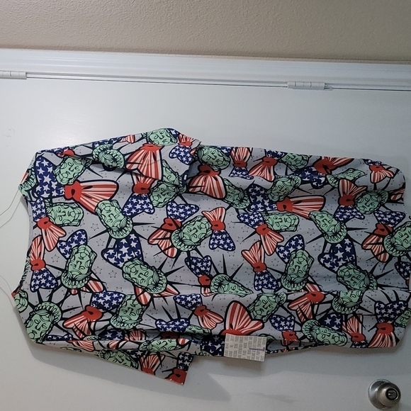 NWT Lularoe Irma Top Statue Of Liberty Patriotic Top Size Large - Picture 2 of 10